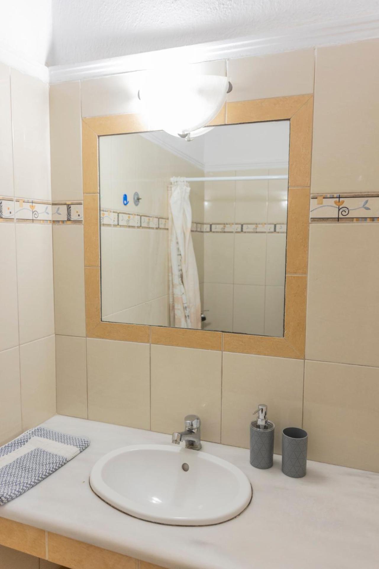 Ice Hot Rooms 佩科霍里 外观 照片